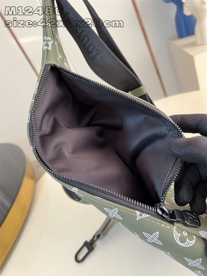 LOUIS VUITTON 루이비통 범백 M12486 2024/신상