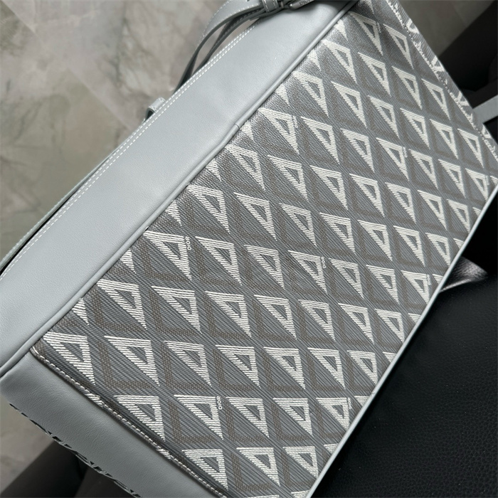 DIOR 디올 힛더로드 크로스백 M9943 2024/신상