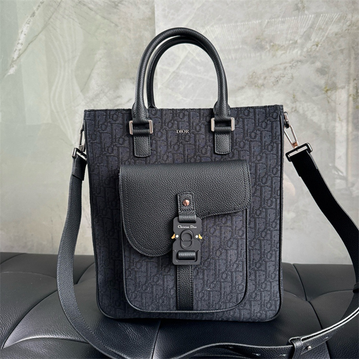  DIOR 디올 오블리크 새들 토트 숄더백 M9261 2024/신상