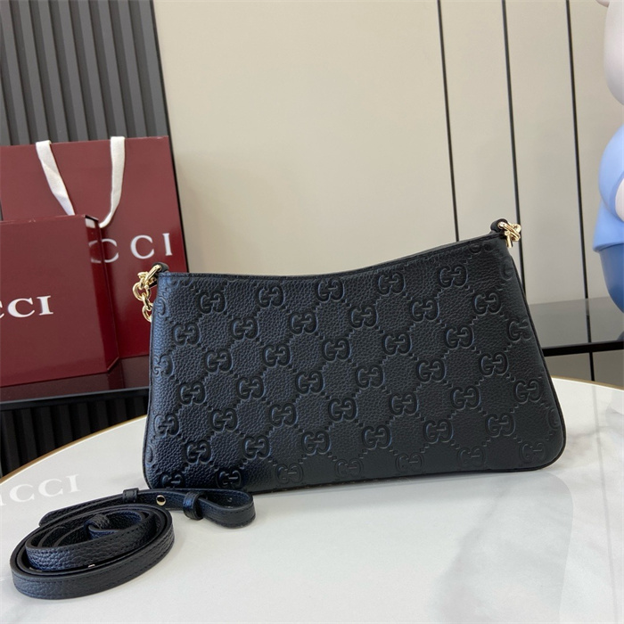 GUCCI 구찌 GG 엠블럼 스몰 숄더백 815277 2024/신상 3COLOR