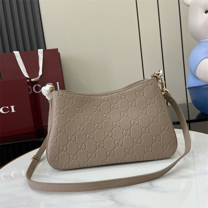 GUCCI 구찌 GG 엠블럼 스몰 숄더백 815263 2024/신상 2COLOR