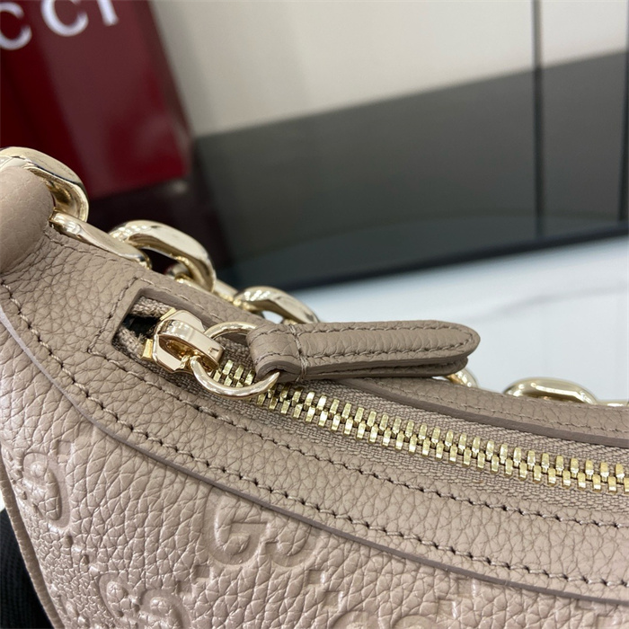 GUCCI 구찌 GG 엠블럼 스몰 숄더백 815409 2024/신상 2COLOR