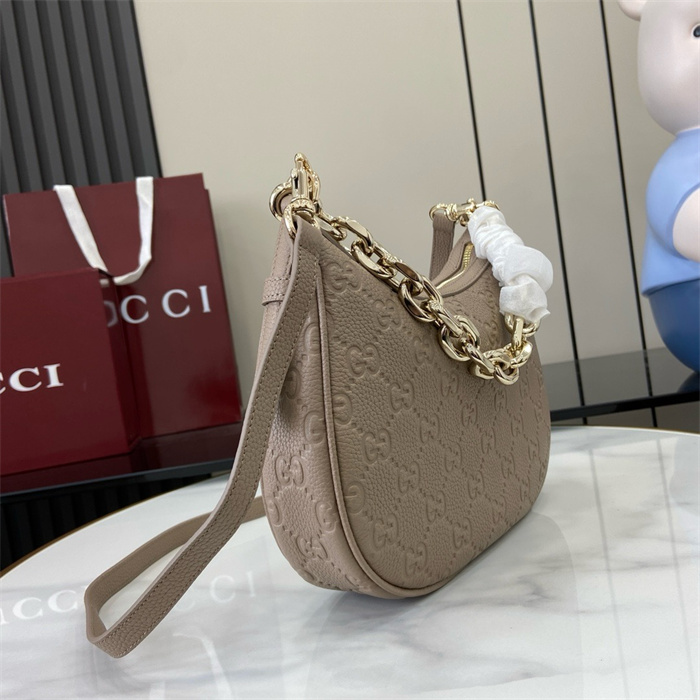 GUCCI 구찌 GG 엠블럼 스몰 숄더백 815409 2024/신상 2COLOR