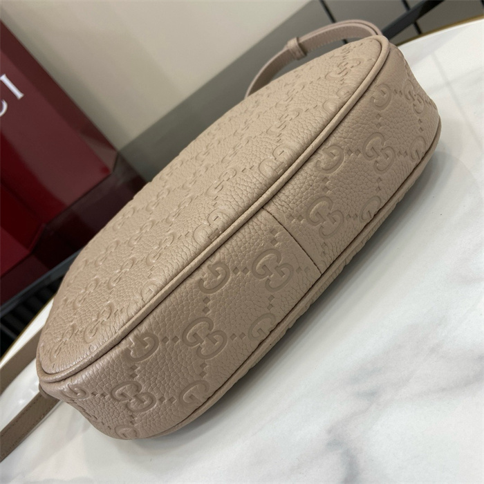 GUCCI 구찌 GG 엠블럼 스몰 숄더백 815409 2024/신상 2COLOR