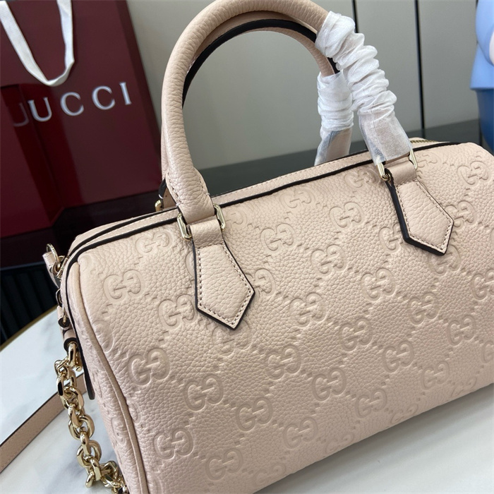 GUCCI 구찌 GG 엠블럼 스몰 탑 핸들백 815255 2024/신상