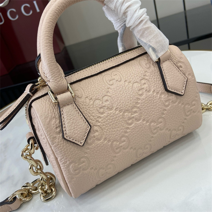 GUCCI 구찌 GG 엠블럼 슈퍼 미니 핸드백 ‎815256 2024/신상