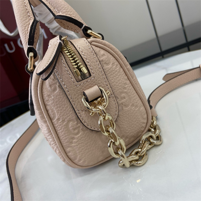 GUCCI 구찌 GG 엠블럼 슈퍼 미니 핸드백 ‎815256 2024/신상