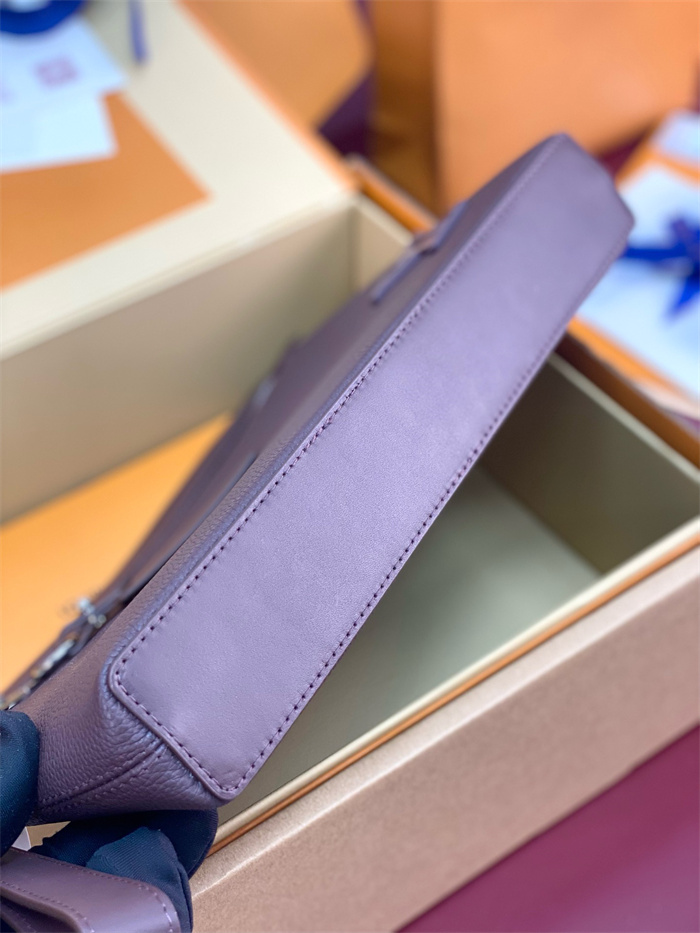 LOUIS VUITTON 루이비통 테이크오프 모카 클러치백 M11485 2024/신상