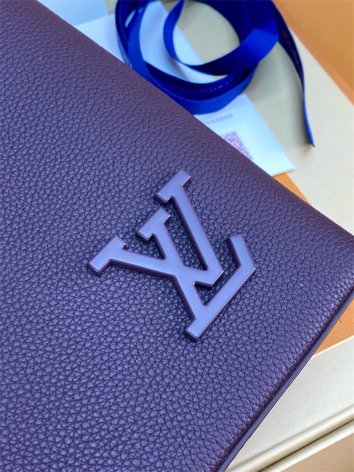 LOUIS VUITTON 루이비통 테이크오프 모카 클러치백 M11485 2024/신상