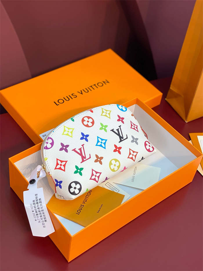 LOUIS VUITTON 루이비통 포쉐트 코스메티크 파우치백 PM M13744 2024/신상 2COLOR