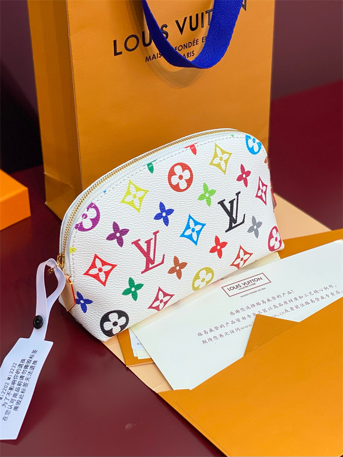 LOUIS VUITTON 루이비통 포쉐트 코스메티크 파우치백 PM M13744 2024/신상 2COLOR