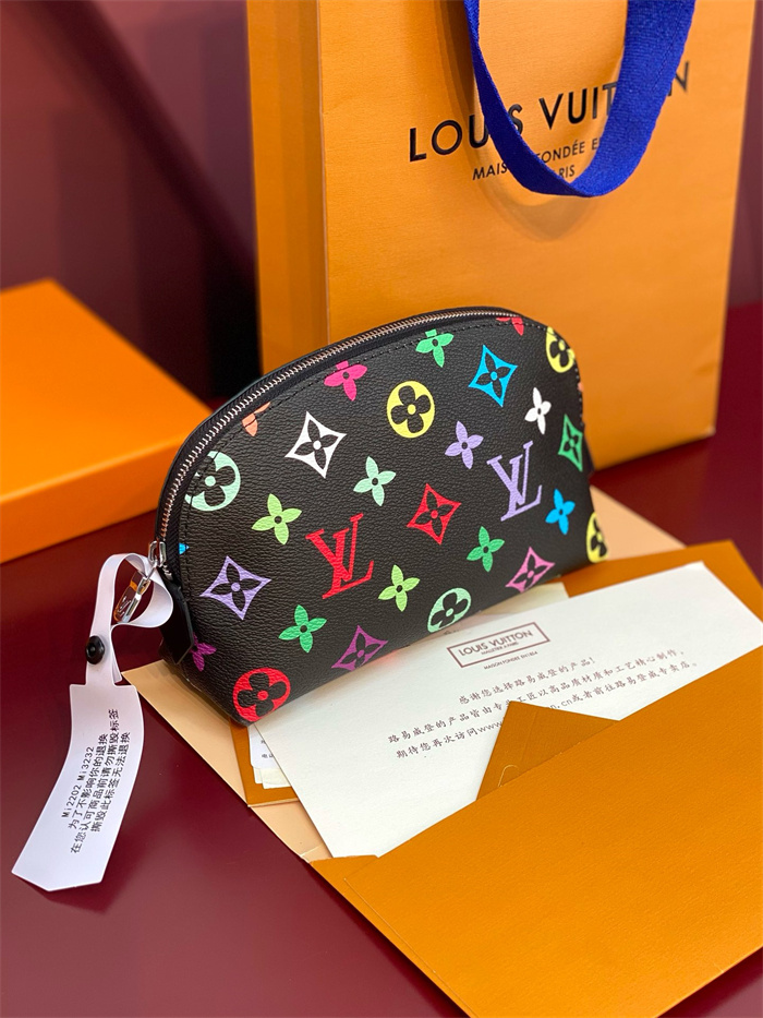 LOUIS VUITTON 루이비통 포쉐트 코스메티크 파우치백 PM M13744 2024/신상 2COLOR