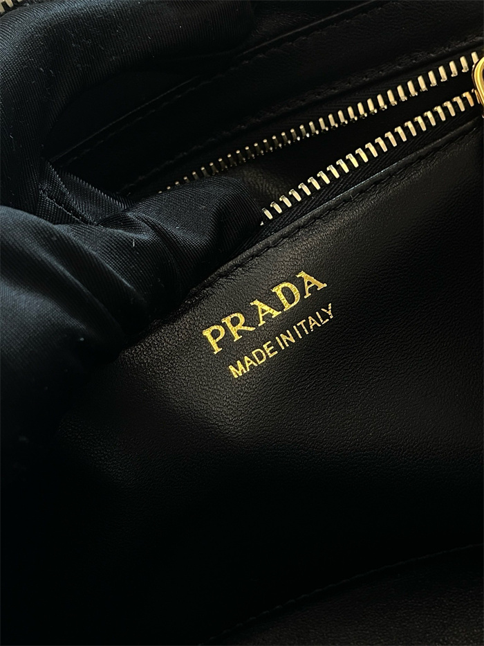  PRADA 프라다 가죽 토트백 1BB126 2024/신상