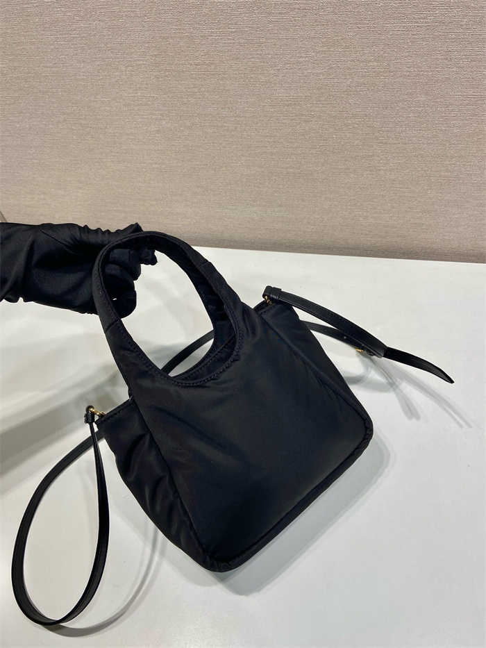  PRADA 프라다 소프트 리나일론 미니백 1BA359 2024/신상