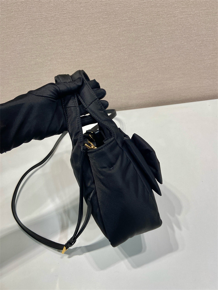  PRADA 프라다 소프트 리나일론 미니백 1BA359 2024/신상