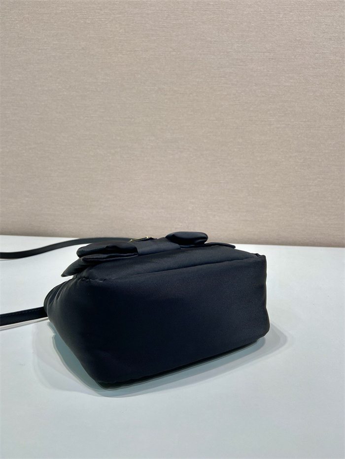  PRADA 프라다 소프트 리나일론 미니백 1BA359 2024/신상