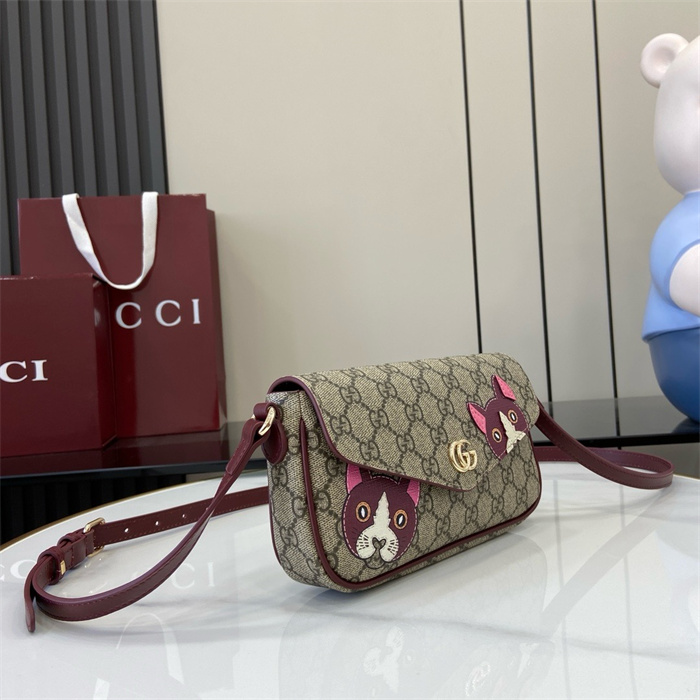 GUCCI 구찌 캣 GG 디테일 미니 숄더백 818764 2024/신상