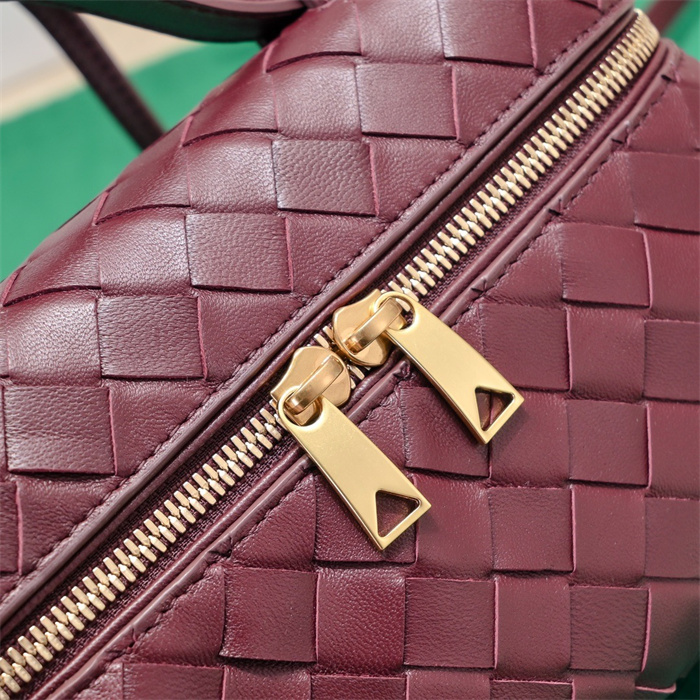 BOTTEGA VENETA 보테가베네타 배니티 케이스 B789109 2024/신상