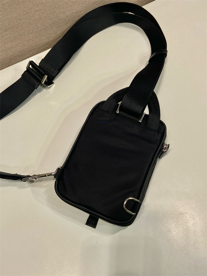PRADA 프라다 리나일론 사피아노 스마트폰 힙색 2ZH194 2025/신상