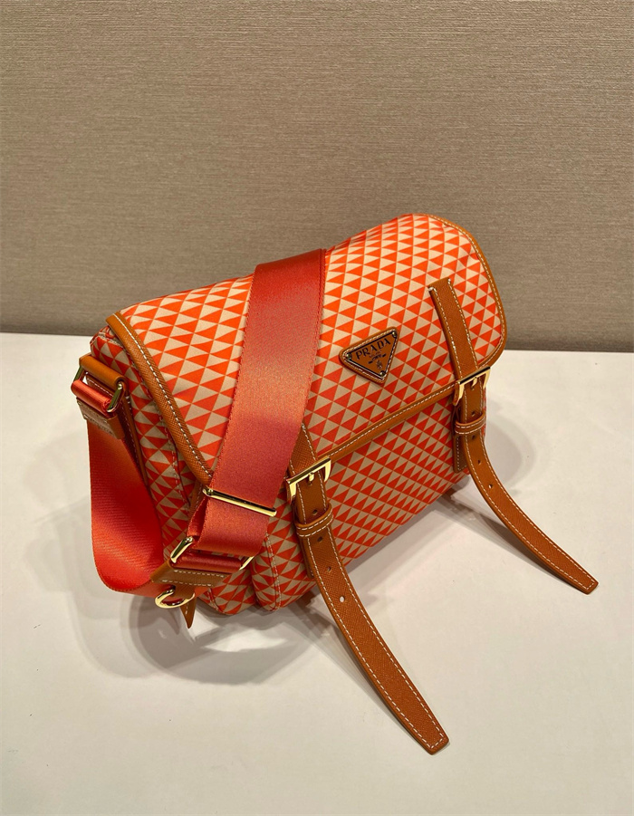 PRADA 프라다 삼각 로고 심볼 자수 리나일론 숄더백 1BD383 2025/신상 3COLOR
