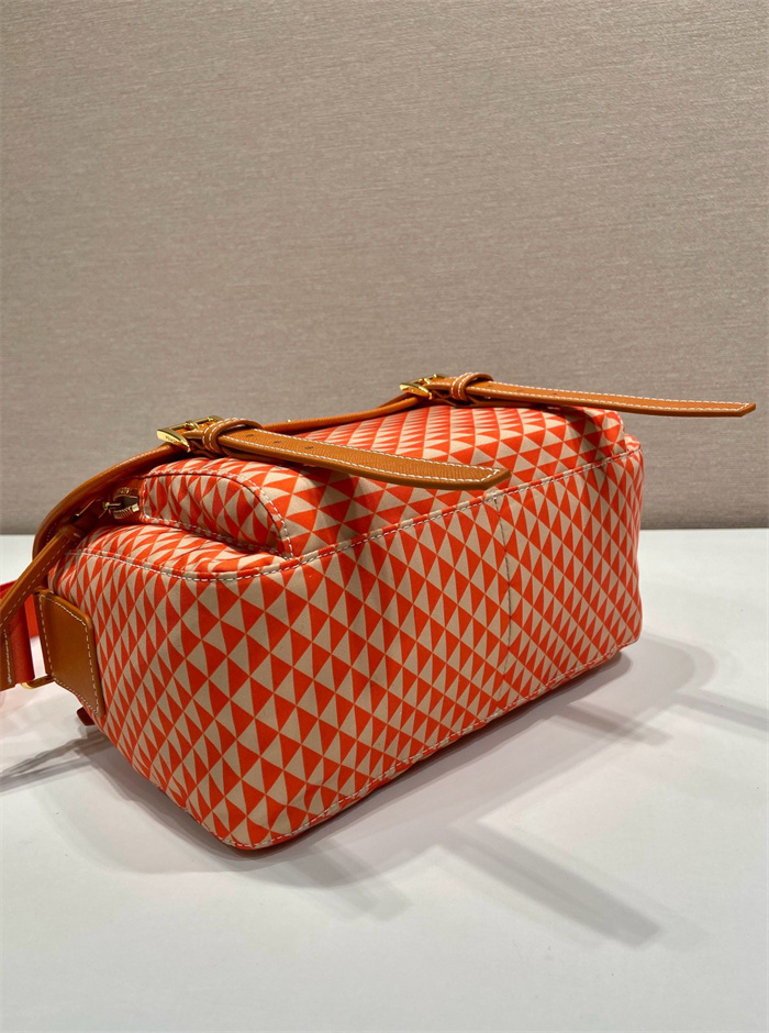 PRADA 프라다 삼각 로고 심볼 자수 리나일론 숄더백 1BD383 2025/신상 3COLOR