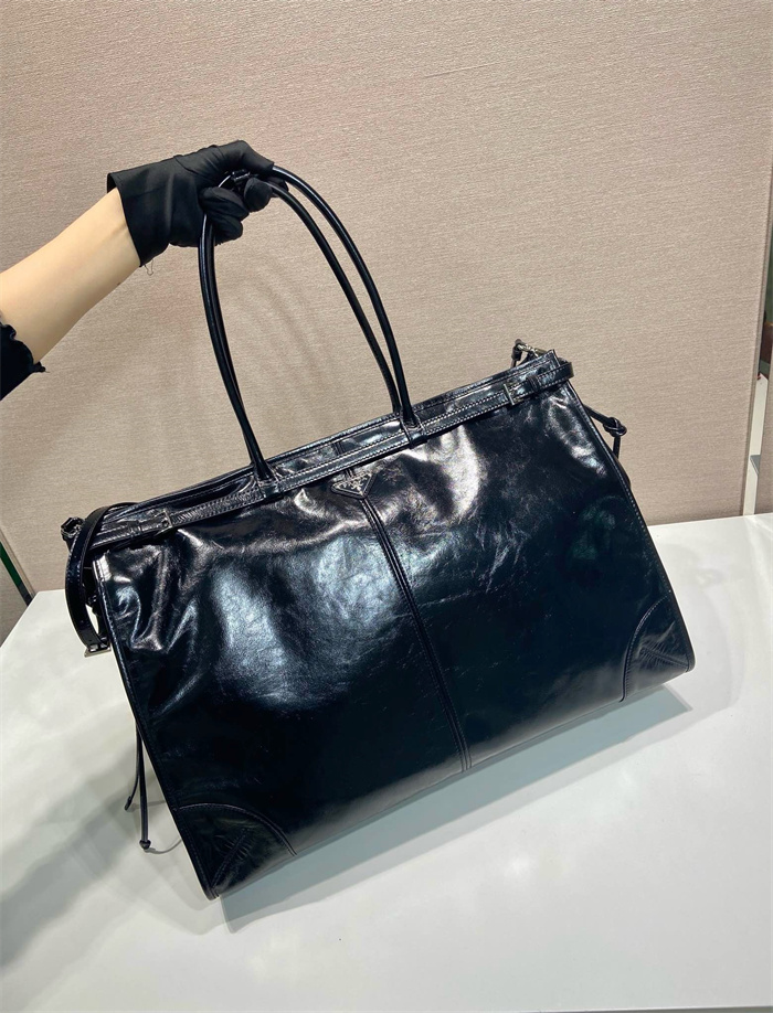 PRADA 프라다 라지 가죽 토트백 2VG128 2025/신상