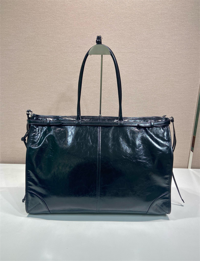 PRADA 프라다 라지 가죽 토트백 2VG128 2025/신상