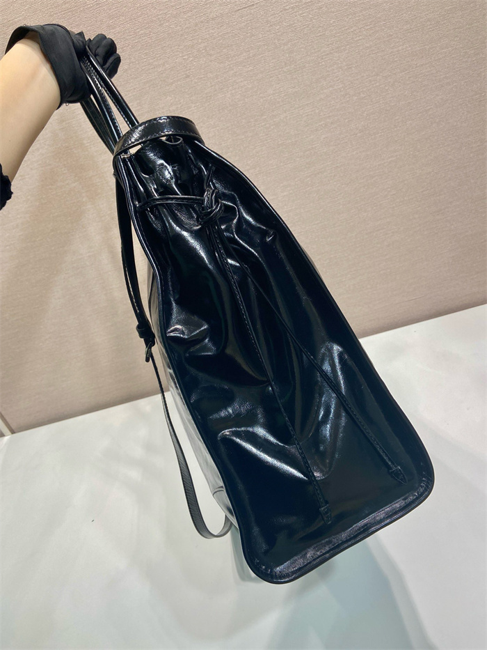 PRADA 프라다 라지 가죽 토트백 2VG128 2025/신상