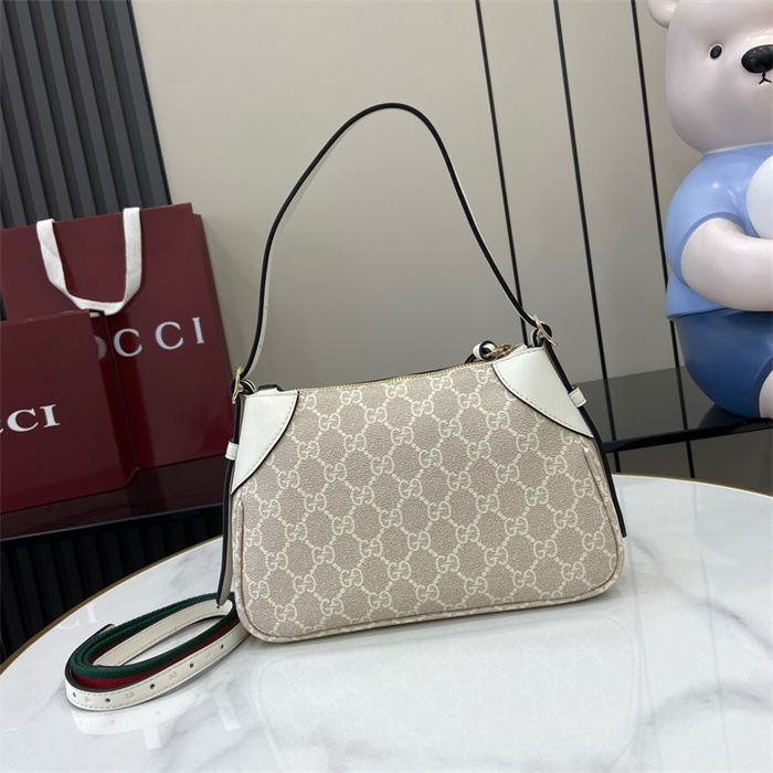 GUCCI 구찌 GG 엠블럼 스몰 숄더백 815218