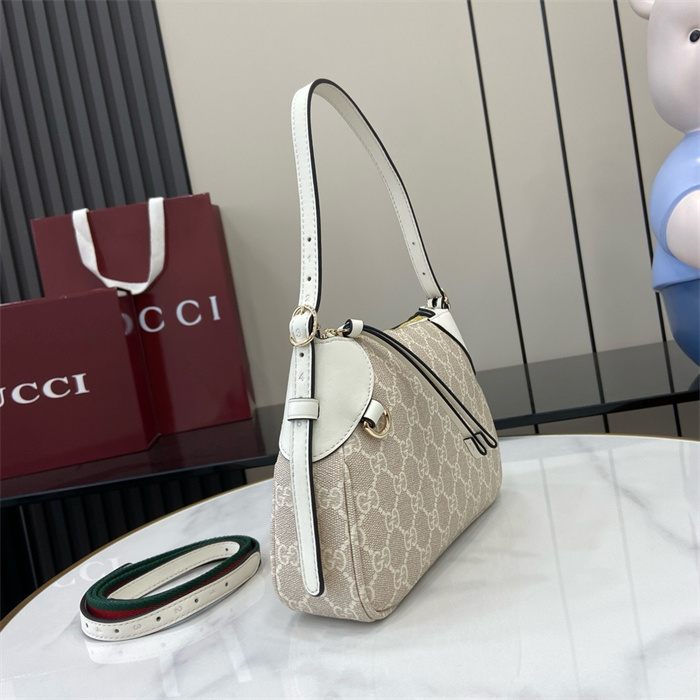 GUCCI 구찌 GG 엠블럼 스몰 숄더백 815218
