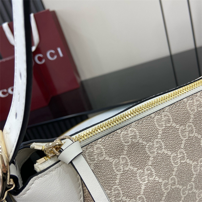 GUCCI 구찌 GG 엠블럼 미디엄 숄더백 815216