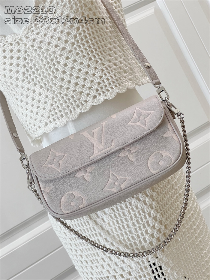  LOUIS VUITTON 루이비통 윌릿 온 체인 숄더백 M82210