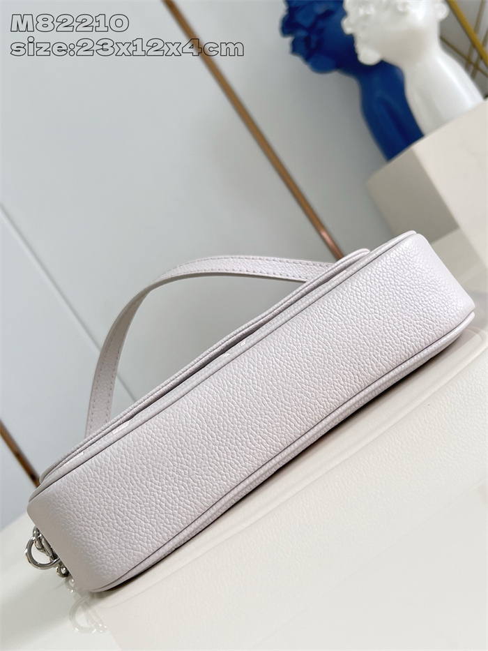  LOUIS VUITTON 루이비통 윌릿 온 체인 숄더백 M82210