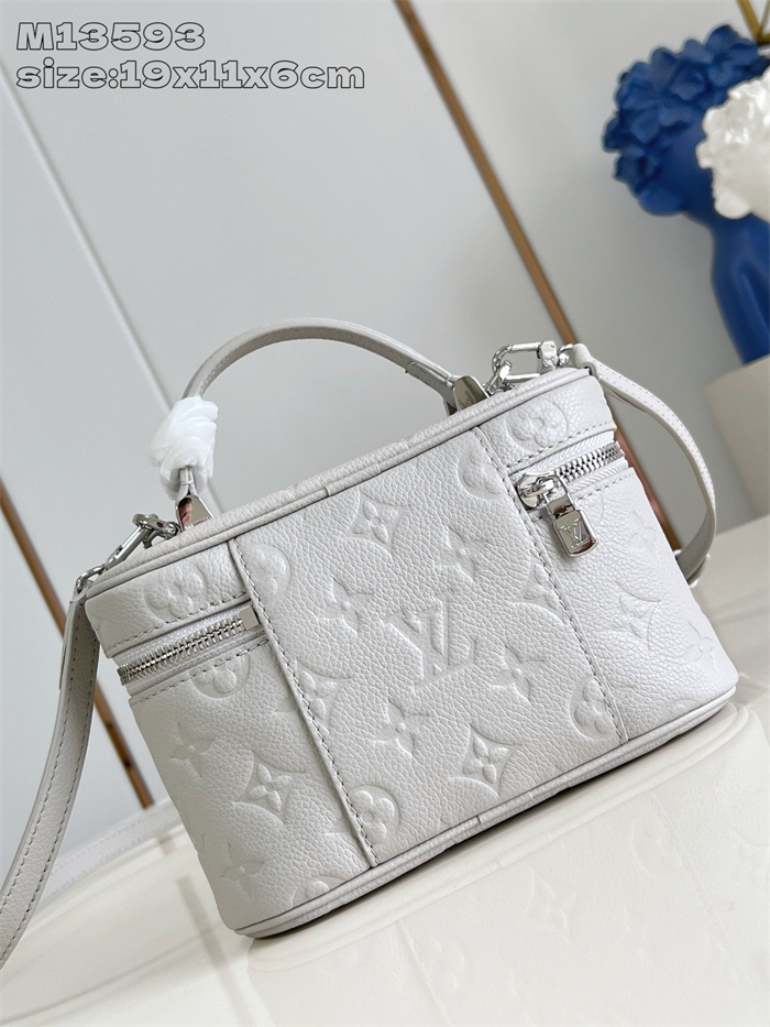 LOUIS VUITTON 루이비통 바니티 체인 파우치 M13593