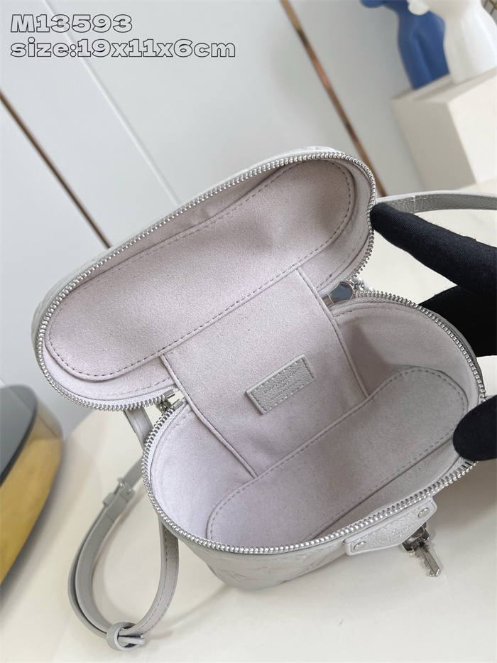 LOUIS VUITTON 루이비통 바니티 체인 파우치 M13593