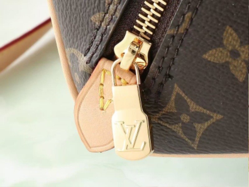 LOUIS VUITTON 루이비통 저스트 인케이스