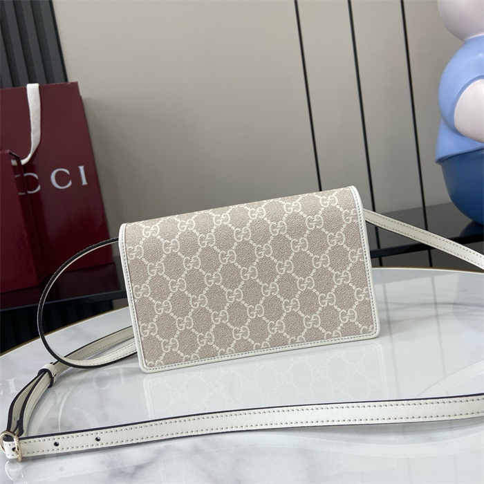 GUCCI 구찌 GG 엠블럼 수퍼 미니 숄더백 820688