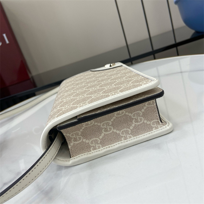 GUCCI 구찌 GG 엠블럼 수퍼 미니 숄더백 820688