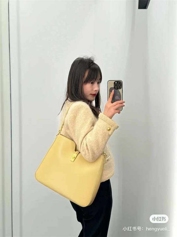 CELINE 셀린느 까미유 16 소프트 미디엄 숄더백 119563