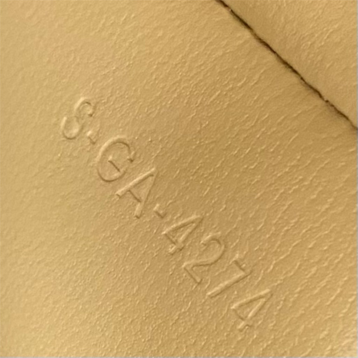 CELINE 셀린느 까미유 16 소프트 미디엄 숄더백 119563