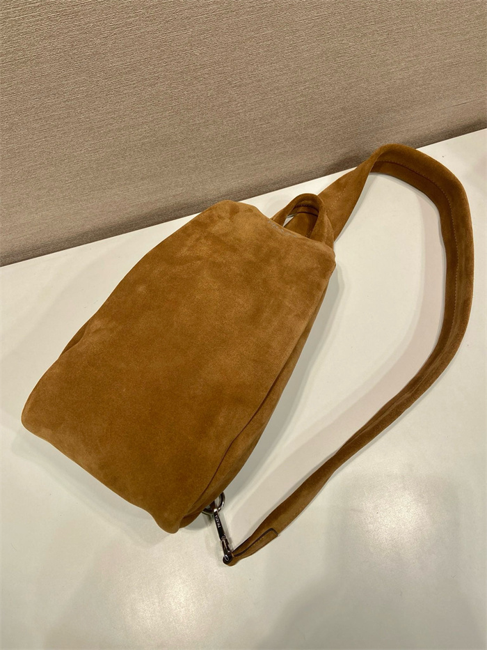 PRADA 프라다 스웨이드 백팩 2VZ114