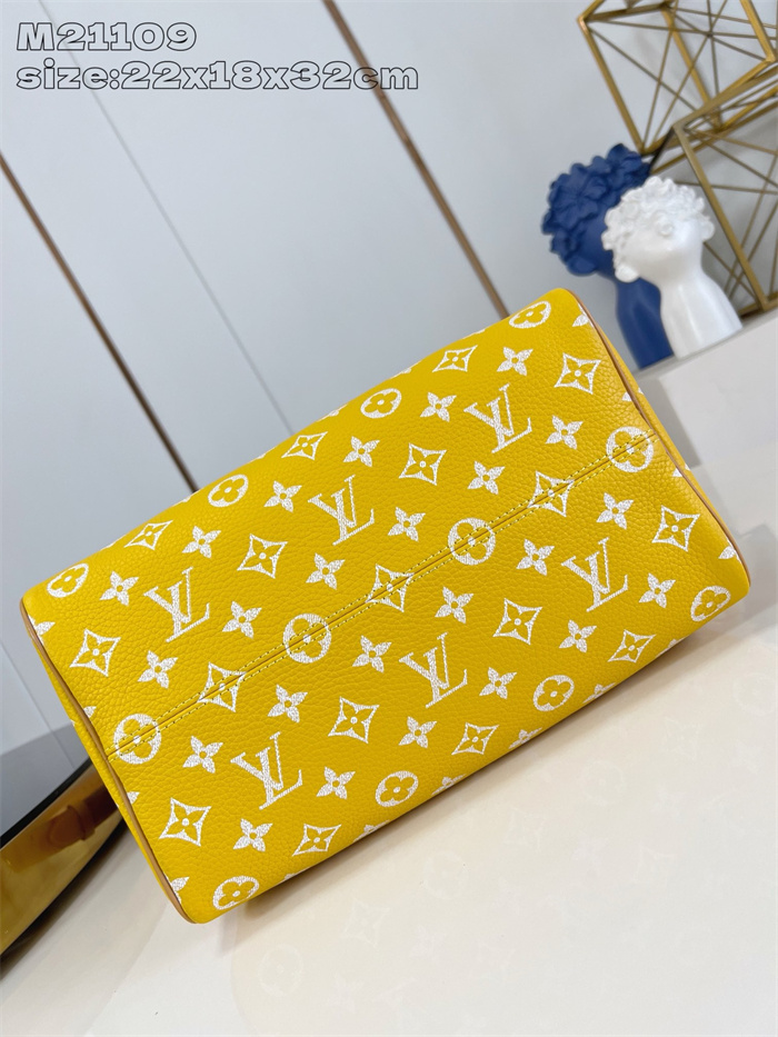 LOUIS VUITTON 루이비통 스피디 P9 반둘리에 30 모노그램 M21109
