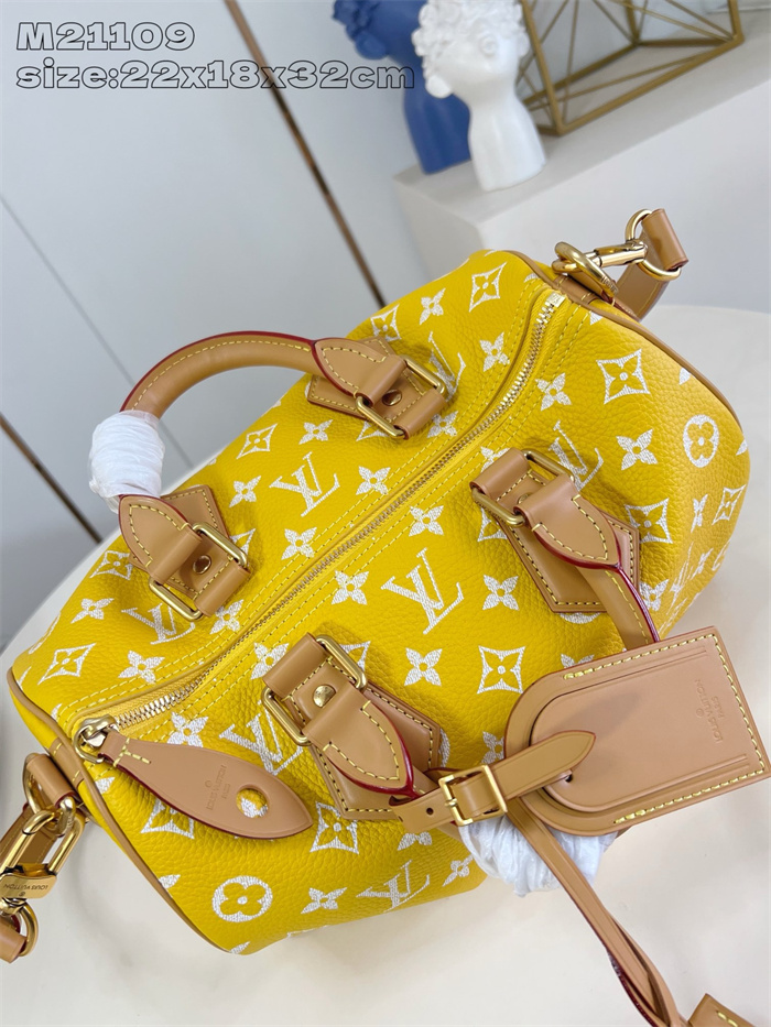 LOUIS VUITTON 루이비통 스피디 P9 반둘리에 30 모노그램 M21109