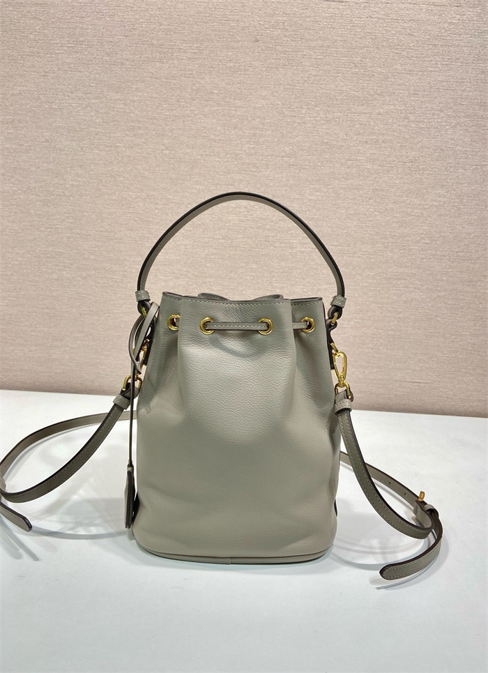 PRADA 프라다 리에디션 1978 가죽 미니 버킷백 1BE067