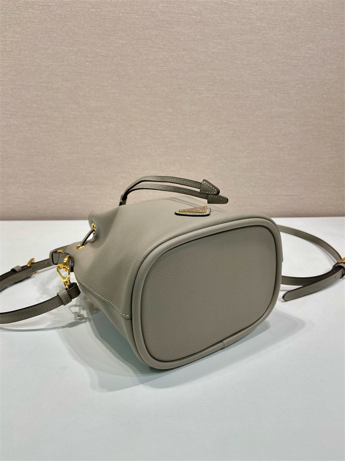PRADA 프라다 리에디션 1978 가죽 미니 버킷백 1BE067