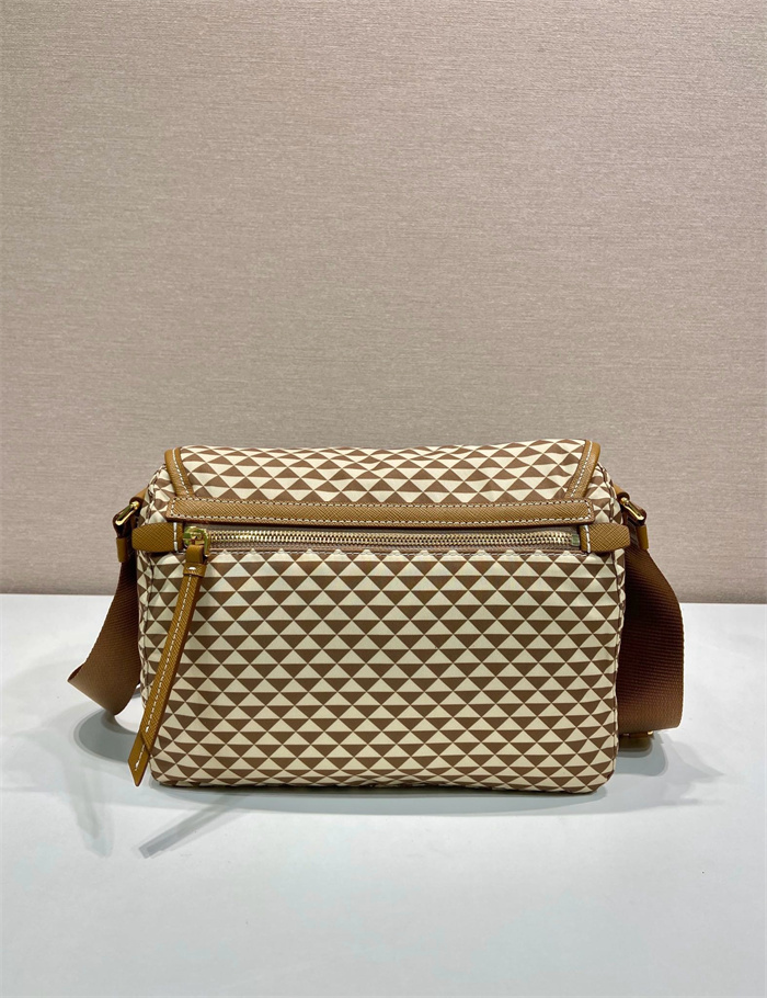 PRADA 프라다 삼각 로고 심볼 자수 리나일론 숄더백 1BD383