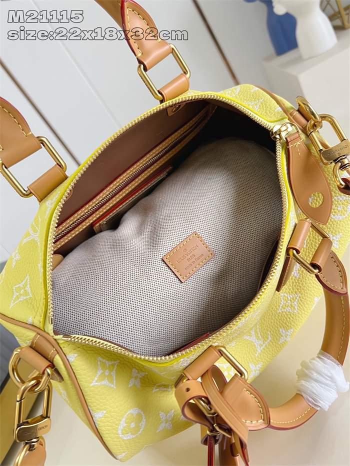 LOUIS VUITTON 루이비통 스피디 P9 반둘리에 30 모노그램 M21115
