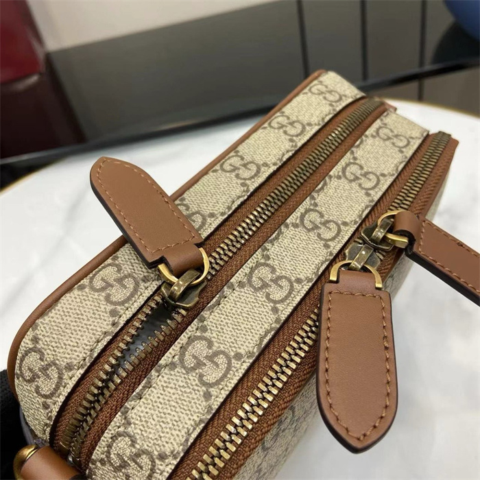 GUCCI 구찌 GG 엠블럼 슈퍼 미니백 821217