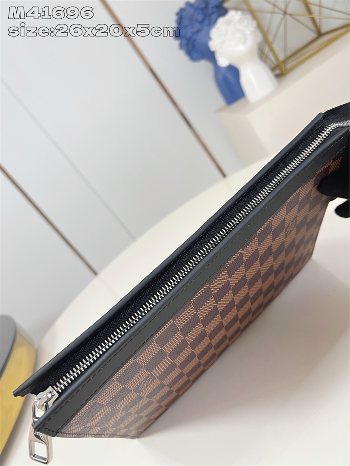 LOUIS VUITTON 루이비통 포쉐트 보야주 클러치백 MM M41696