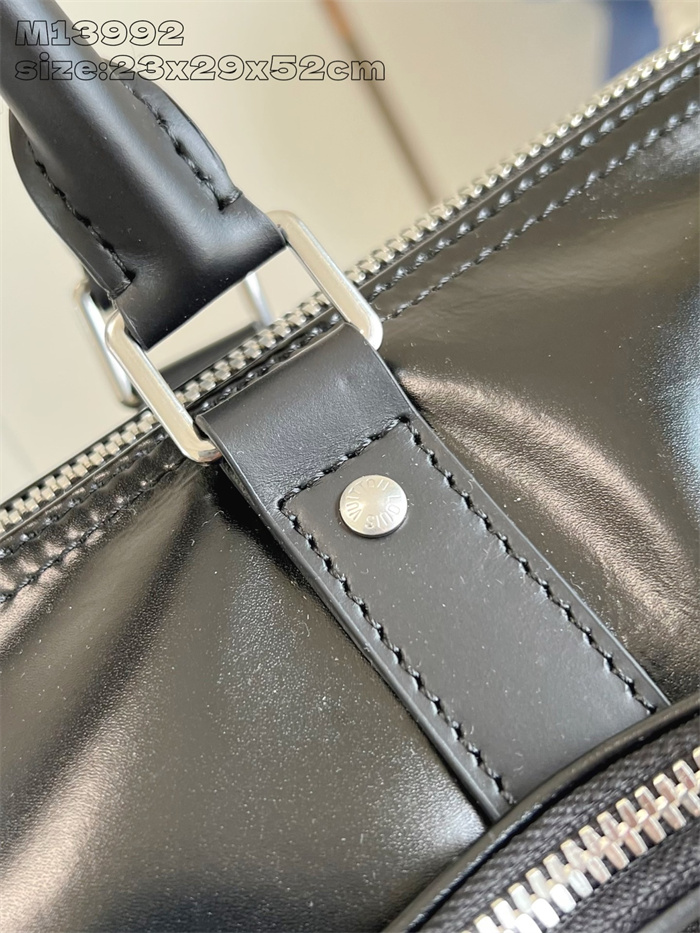 LOUIS VUITTON 루이비통 키폴 카고 반둘리에 50 M13992